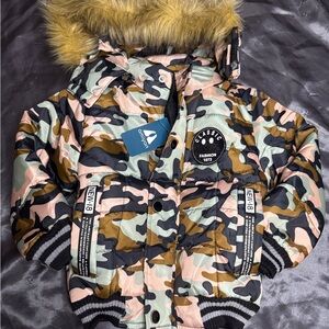 Camouflage Unisex Puffer Jacket with Faux Fur Hood 2T